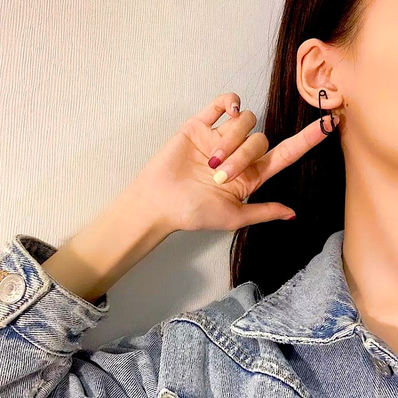 🔵𝟲𝟱%𝗢𝗙𝗙 𝗯𝘂𝗻𝗱𝗹𝗲𝘀 𝟯+🔵 NEW Kilt Safety Pin Punk Drop Earrings - Picture 10 of 14